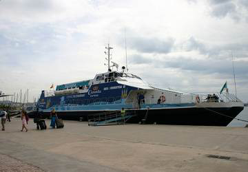 balearia_eivissa_jet_boarding