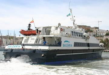 balearia_maverick_dos_in_motion