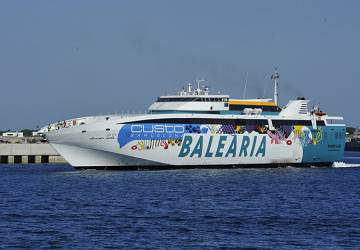 balearia_ramon_llull_side