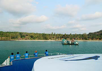 boonsiri_high_speed_ferries_koh_kood_fantasea_back