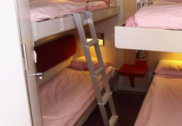brittany_ferries_barfleur_4_bed_cabin_inside