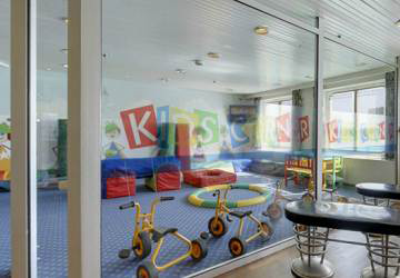 corsica_ferries_mega_smeralda_kids_corner