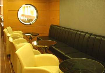 cyclades_fast_ferries_theologos_p_seating_port_hole