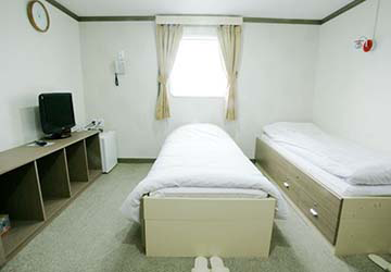 dbs_cruise_ferry_eastern_dream_first_class_bed