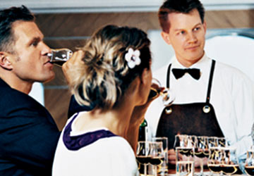 dfds_seaways_crown_seaways_red_and_white_wine_bar