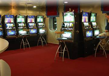 endeavor_lines_ionian_queen_slot_machines