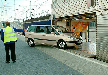 eurotunnel_le_shuttle_boarding