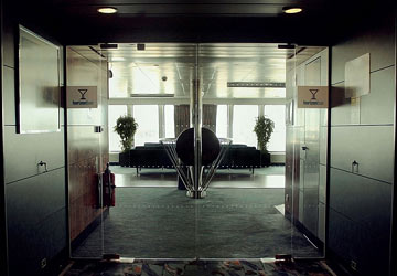 gld_atlantique_norman_asturias_enter_the_bar_lounge
