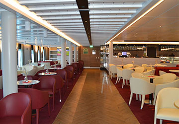golden_star_ferries_superferry_bar_walkway