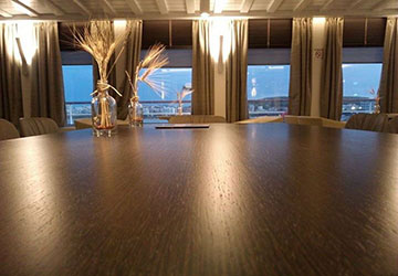 golden_star_ferries_superferry_large_table