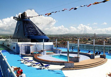 grimaldi_lines_cruise_roma_pool