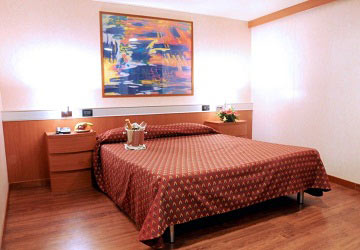 grimaldi_lines_cruise_roma_suite_cabin