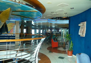 grimaldi_lines_ikarus_palace_bar_area