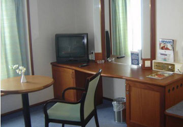 grimaldi_lines_ikarus_palace_cabin_lounge_area