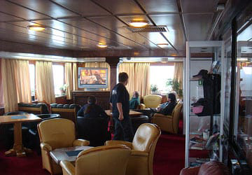 ld_lines_norman_asturias_bar_seating_area