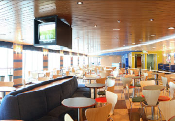 moby_lines_moby_aki_cafeteria