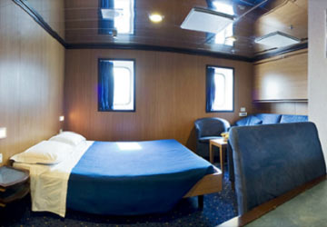 moby_lines_moby_drea_junior_suite_cabin