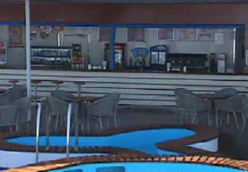 moby_lines_moby_freedom_pool_bar_2