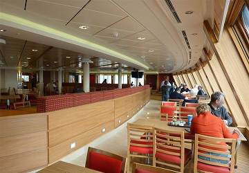 po_ferries_spirit_of_france_food_court_viewing