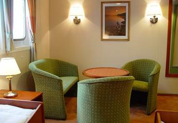polferries_wawel_lux_cabin_seating