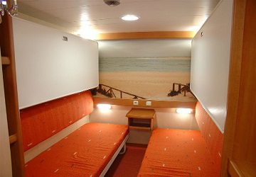 trasmediterranea_juan_j_sister_cabin