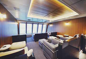 uwajima_unyu_ferries_akebono_maru_armchairs