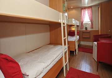 ventouris_ferries_bari_cabin