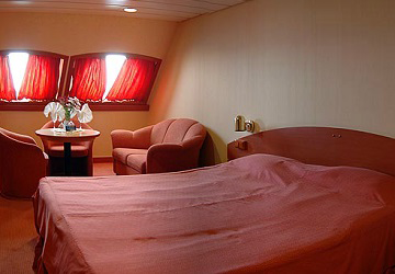 anek_lines_hellenic_spirit_double_bed_cabin