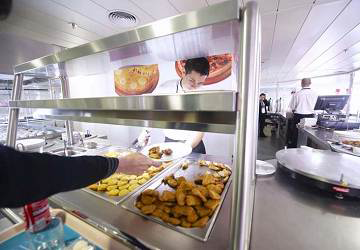 balearia_alhucemas_buffet