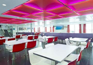 balearia_alhucemas_seating_area