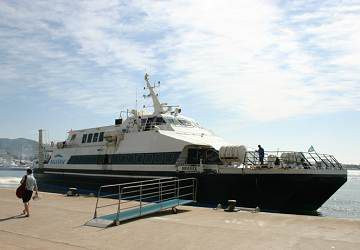 balearia_maverick_boarding