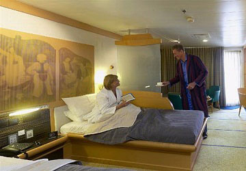 brittany_ferries_pont_aven_outside_4_bed_commodore