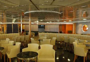 cyclades_fast_ferries_theologos_p_cafe_seating