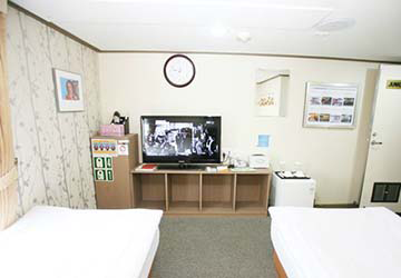 dbs_cruise_ferry_eastern_dream_junior_suite_tv