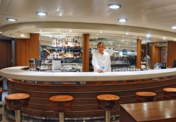 grimaldi_lines_cruise_roma_bar