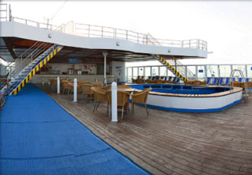 moby_lines_moby_wonder_pool_bar_2