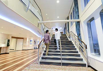 mol_ferry_sunflower_sapporo_stairs