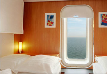 stena_line_stena_britannica_5_person_outside_cabin