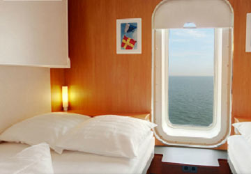 stena_line_stena_hollandica_5-bed_outside_cabin