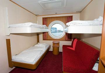 tallink_silja_baltic_princess_4_berth_outside_cabin