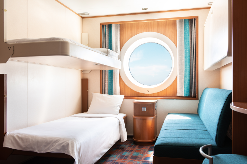 tallink_silja_baltic_queen_4_berth_inside_cabin
