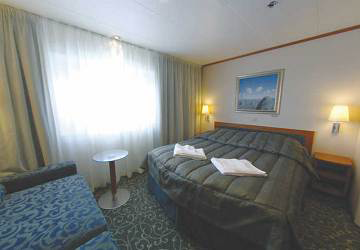 tallink_silja_galaxy_deluxe_cabin