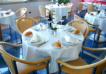 trasmediterranea_albayzin_dining_area